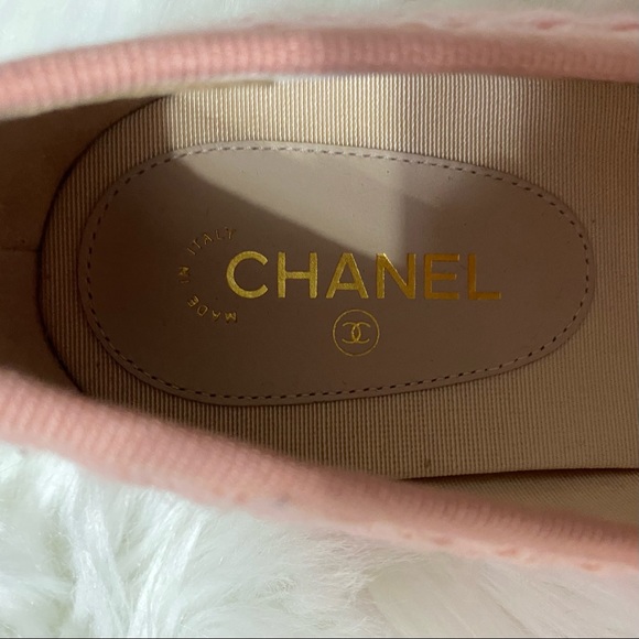 Very lightly used CHANEL flats - Picture 6 of 8